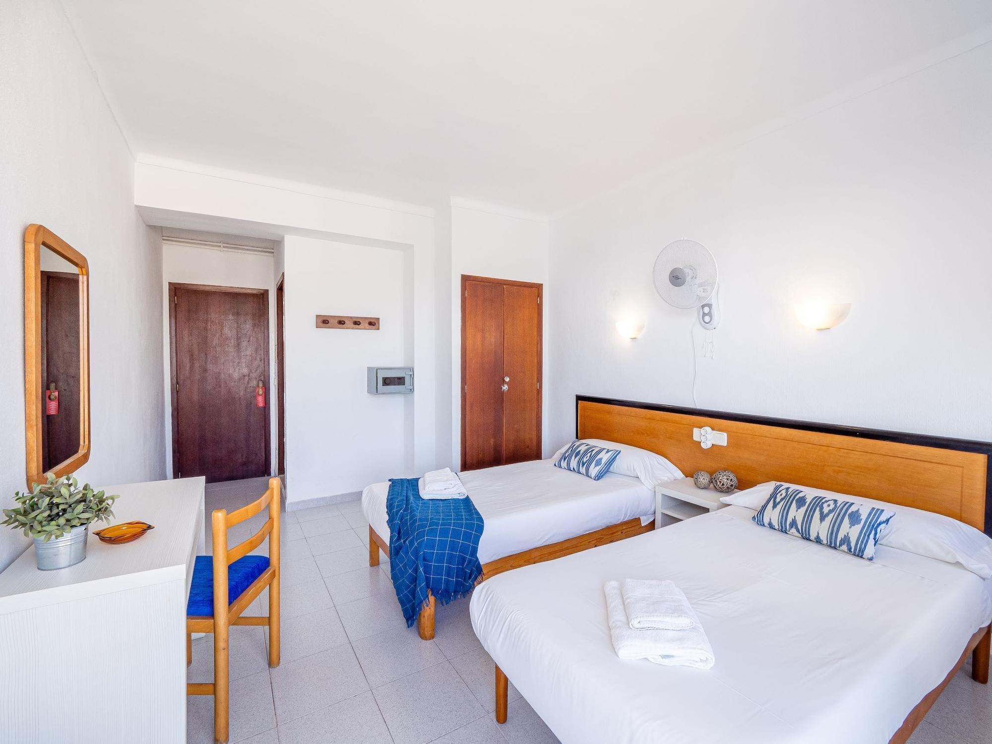 Hostal Port Corona カラ・ラトハダ エクステリア 写真