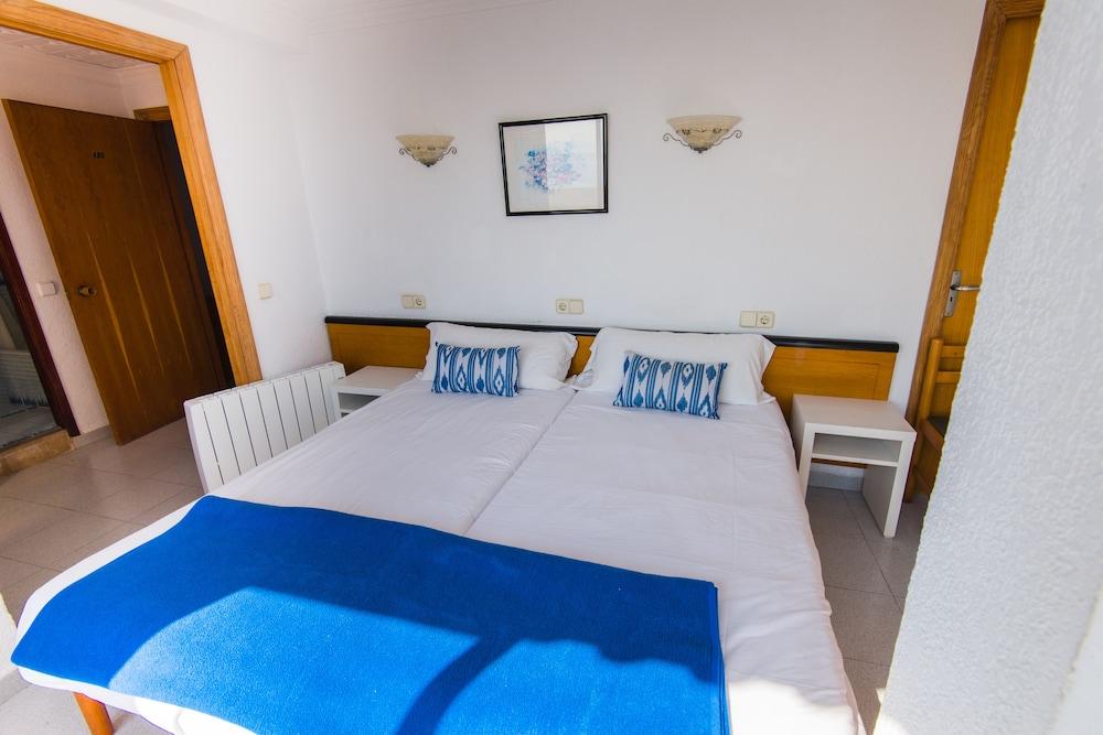 Hostal Port Corona カラ・ラトハダ エクステリア 写真